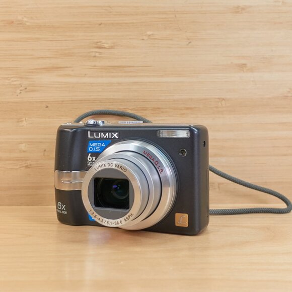 Panasonic Lumix DMC-LZ7 / 7.2MP Digital Camera / 6x Optical Zoom / Japan - Picture 1 of 8